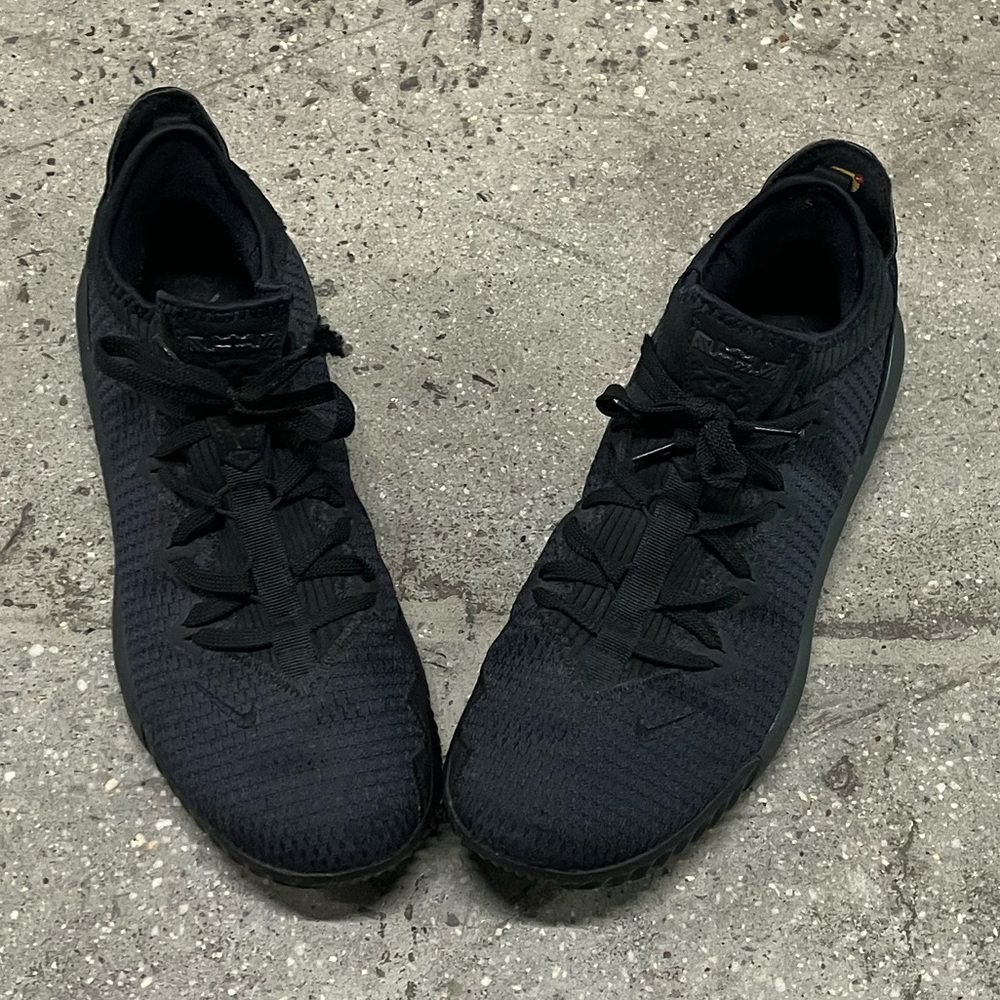 Nike LeBron 16 Low Triple Black CI2668-002 Size 13 - Picture 8 of 15